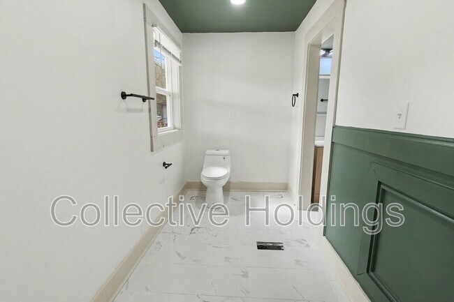 Building Photo - 1507 Monticello Rd