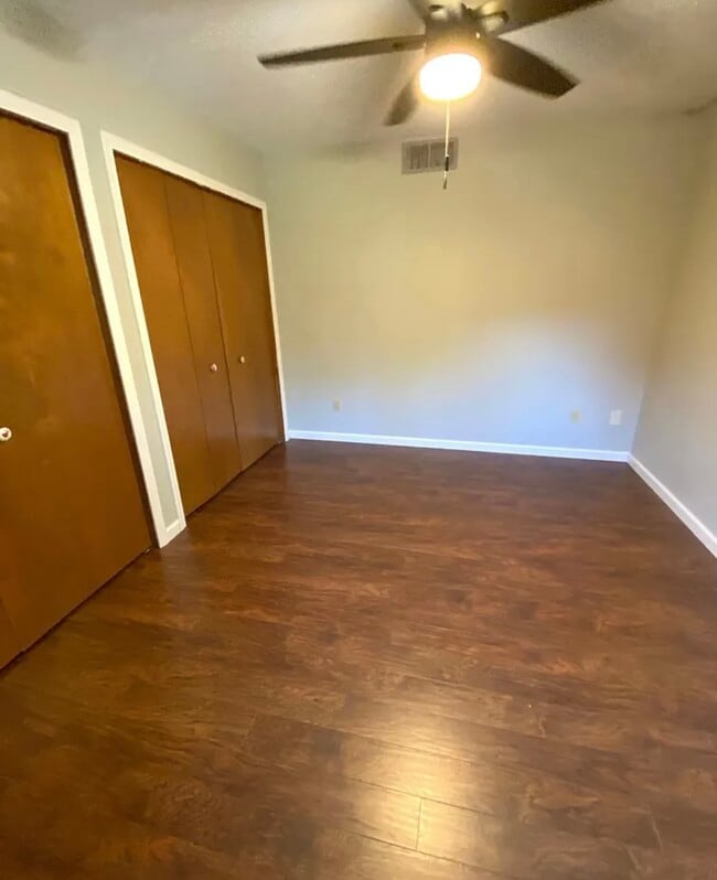 Building Photo - 3101 E Stoll Rd