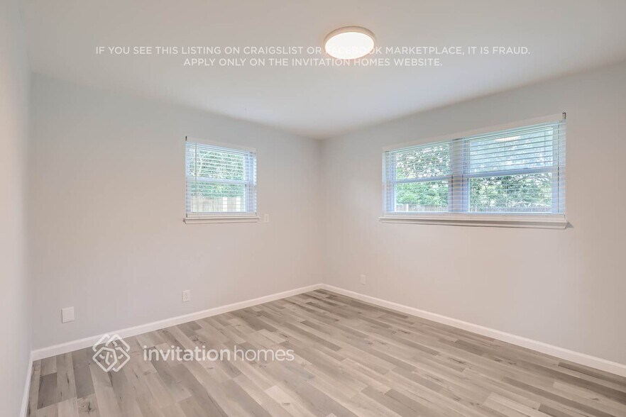 Building Photo - 7912 Argentine Dr W