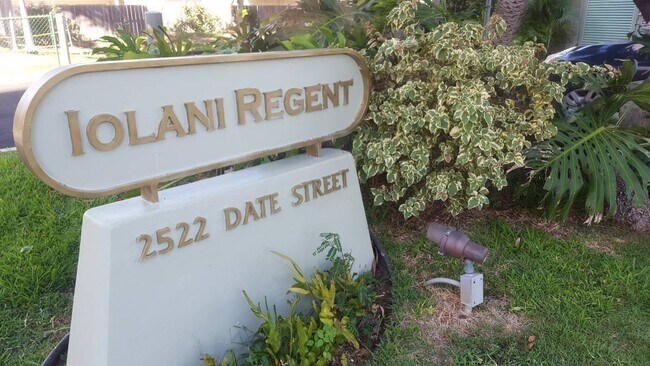 Building Photo - Upgraded 2 Bedroom / 1 Bath at the Iolani Regent