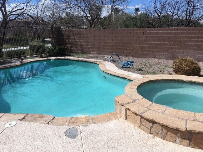 Building Photo - 5 BD 4 BTH Two Story Home Available in Aliante