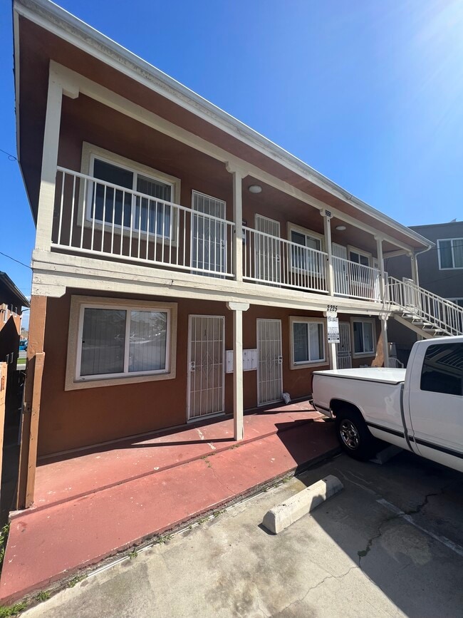 2225 Building - 2252 Morley St