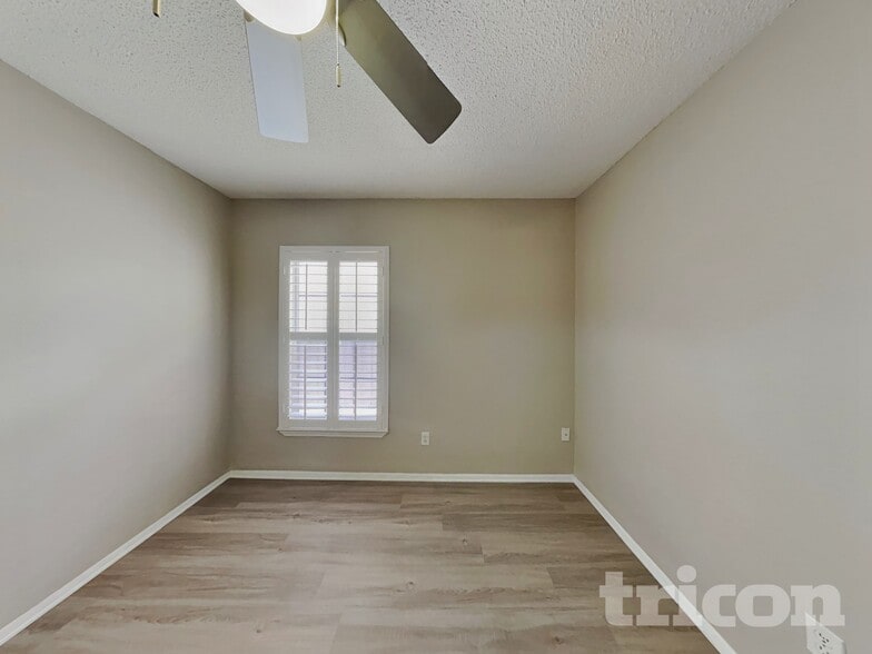 Building Photo - 10630 Satinwood Cir