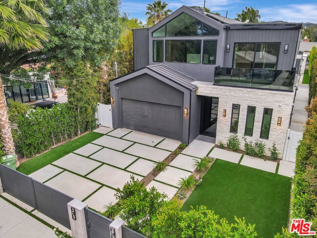 Building Photo - 15602 Morrison St