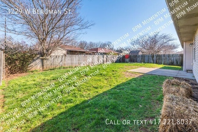 Building Photo - 3229 W Bergman St