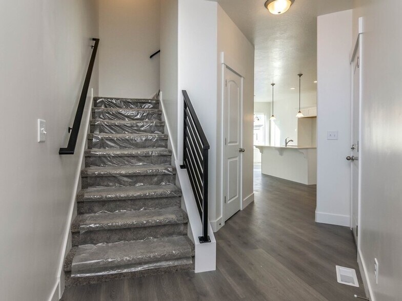 Building Photo - 2299 N 3720 W