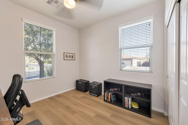 Building Photo - 9937 W Andrea Dr