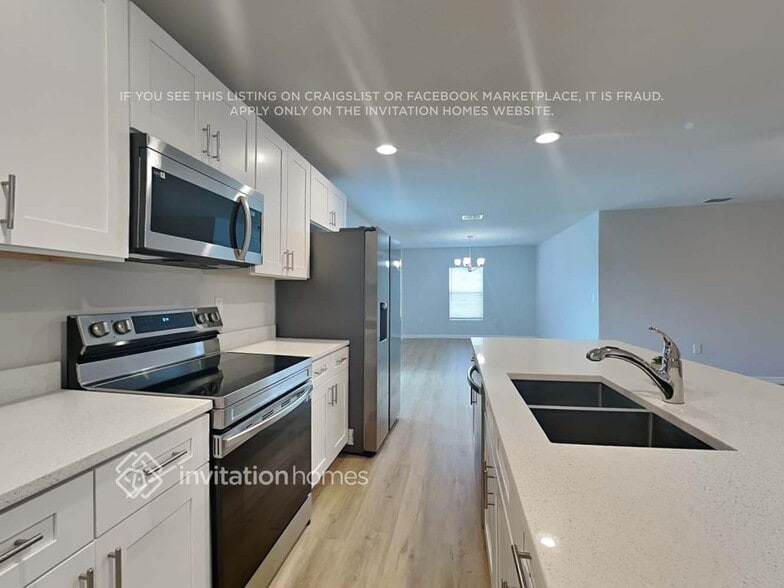 Building Photo - 571 Ellington Ave SE