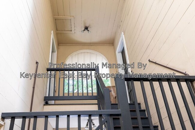 Building Photo - 1655 Euclid Ave
