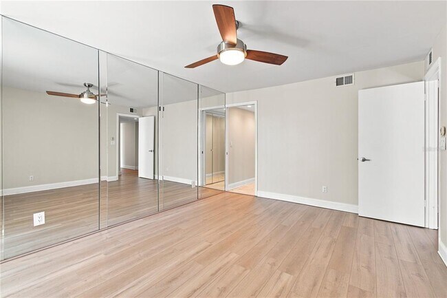 Building Photo - 3325 Bayshore Blvd
