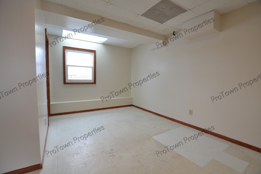 Building Photo - 116 S Briggs St