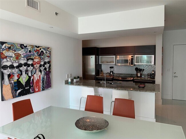 Building Photo - 950 Brickell Bay Dr