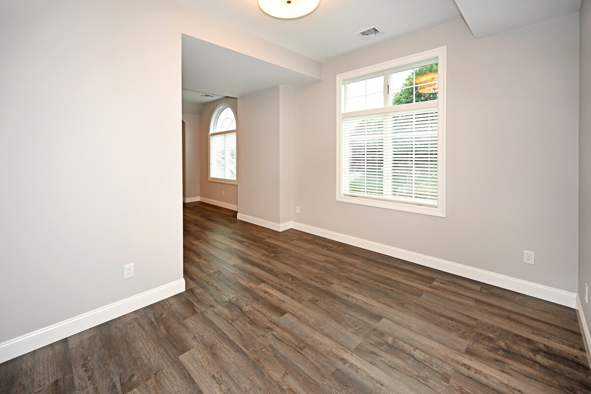 Building Photo - 184 Godwin Ave