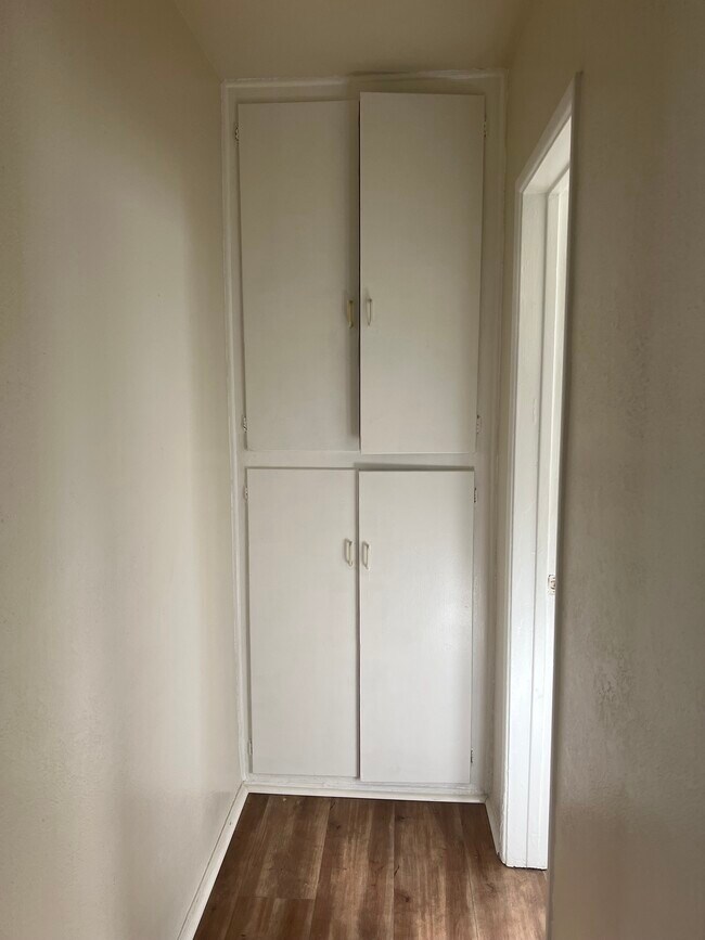 Hall - 108 W 105th St