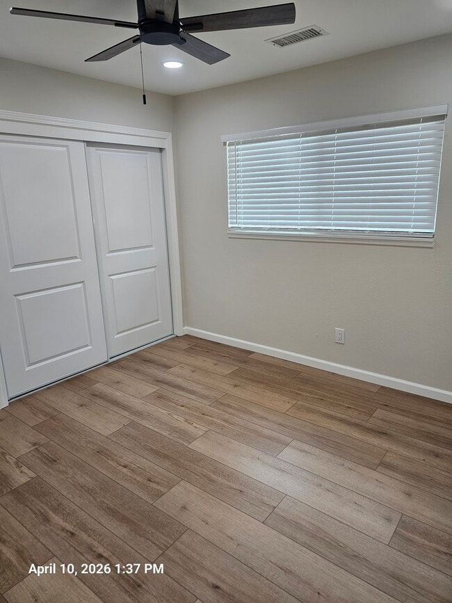 Building Photo - 2035 E Kern Ave