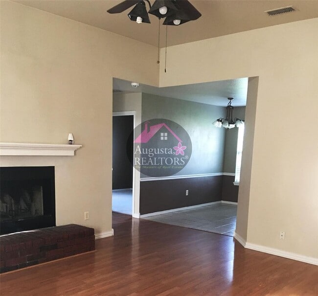 Building Photo - Spacious home in the Wylie district!