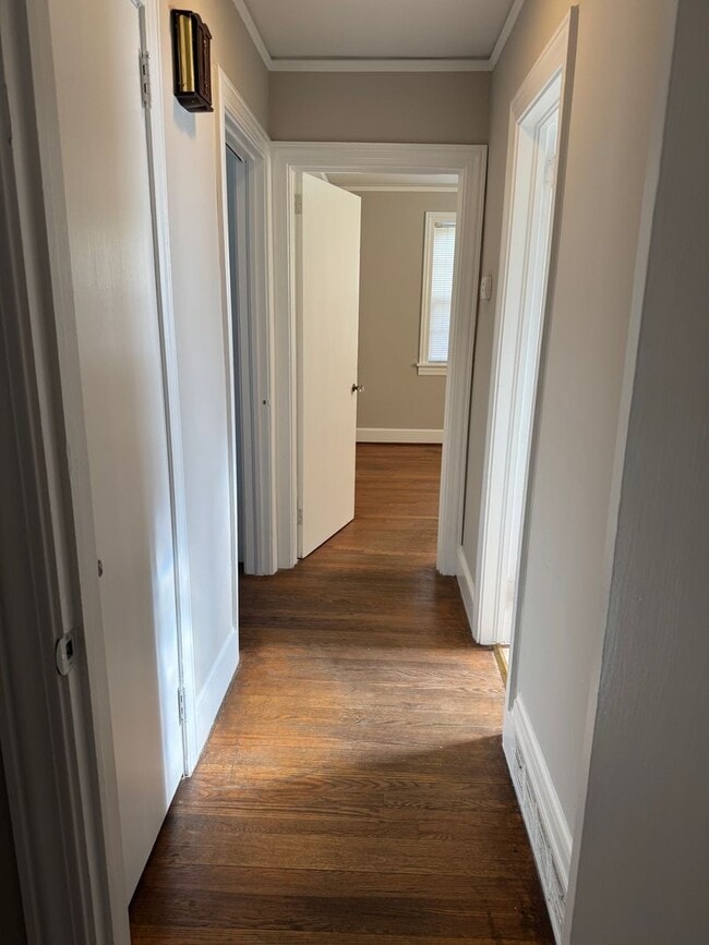 Building Photo - Great Price and location!