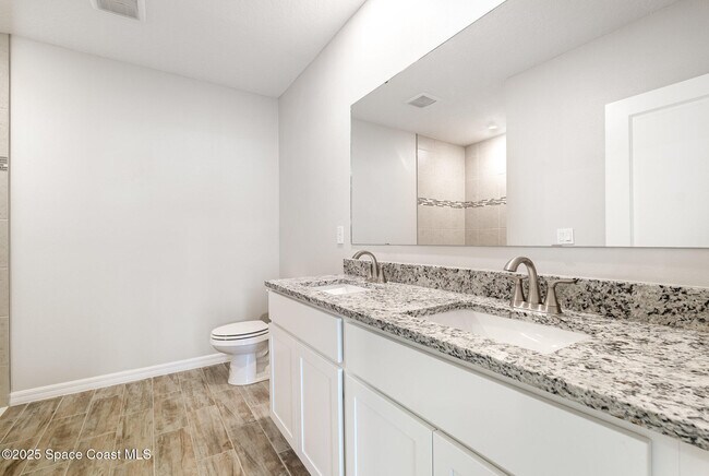 Building Photo - 6360 Lookout Dr