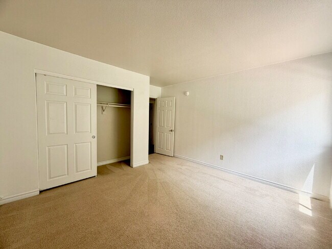 Building Photo - LAS VEGAS GUARD-GATED CONDO FOR RENT | 2 BEDROOM DOWNSTAIRS UNIT | BELLA VITA COMMUNITY