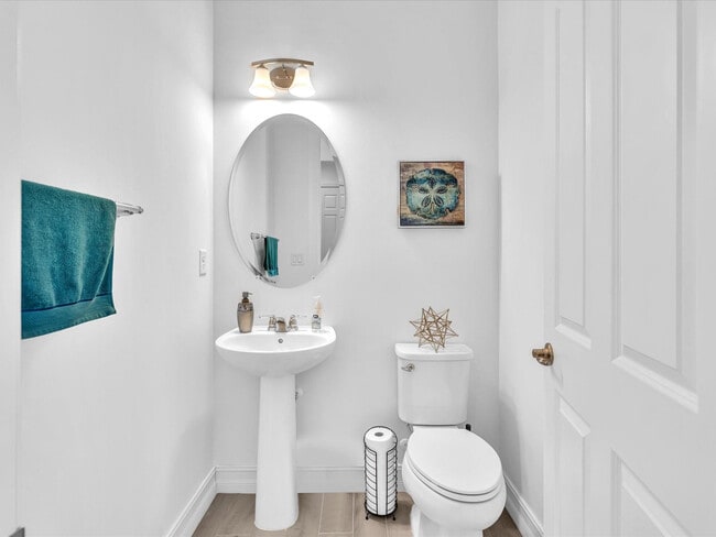 Building Photo - 8928 Bastille Cir E