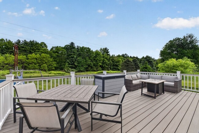 Building Photo - Spacious Stratham Home | Semi-In Ground Pool | Finished Basement | AVAILABLE AUGUST 1st