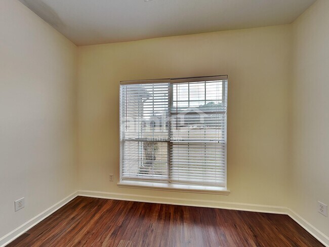 Building Photo - 109 Magnolia Dr