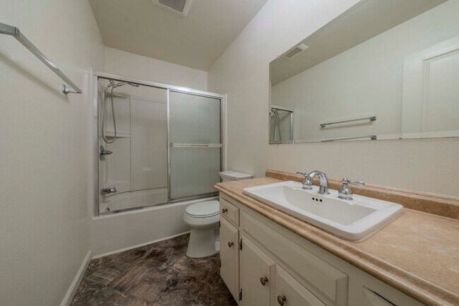 Building Photo - 16562 Sabot Ln