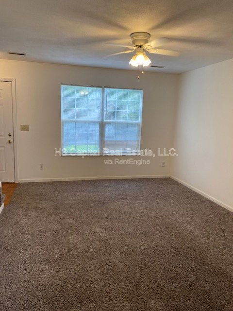 Building Photo - 106 Autumn Pine Dr