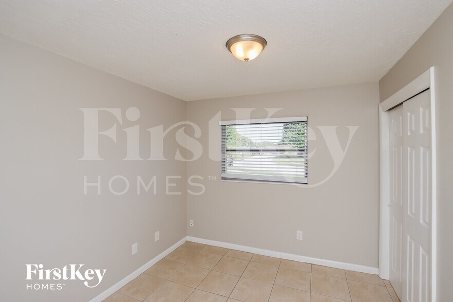 Building Photo - 1056 Matador Dr