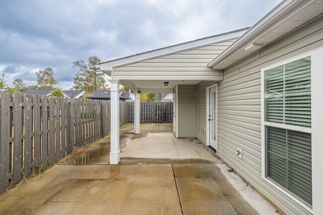 Building Photo - 1043 Wildfire Cir