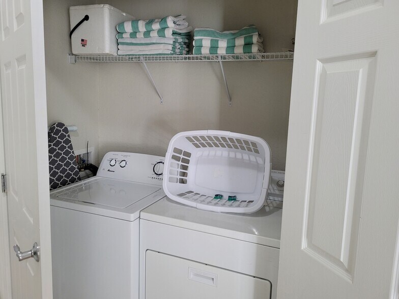 Building Photo - 4114 Breakview Dr