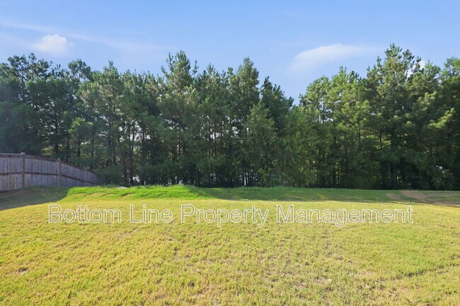 Building Photo - 2230 Bethpage Dr