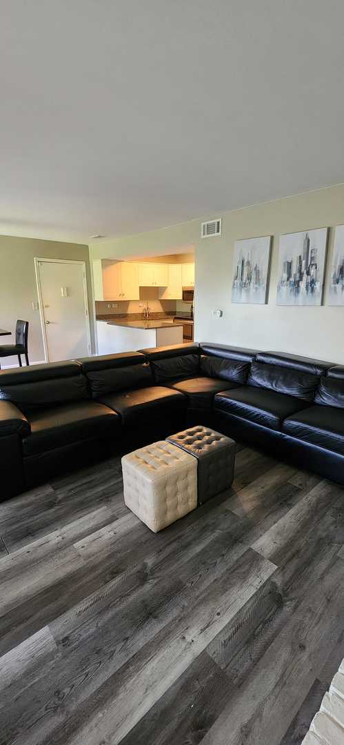 Building Photo - 5534 E Lake Dr