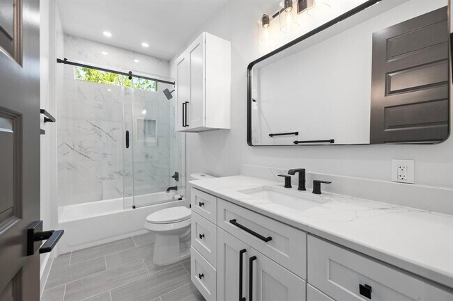 Building Photo - 14804 Arrowhead Dr
