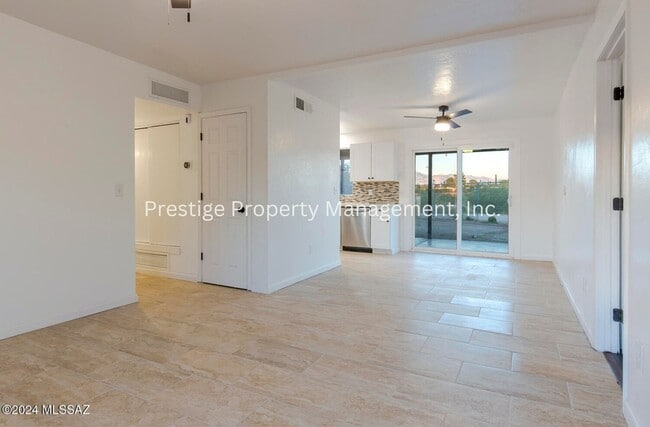 Building Photo - Look! This 3/2 Upgraded  East Side Charmer Is What You Have Been Looking For!