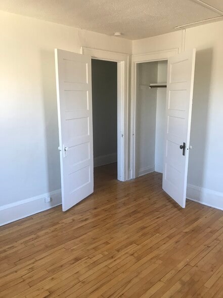 Bedroom, with closet (open) - 2917 S 31st Ave