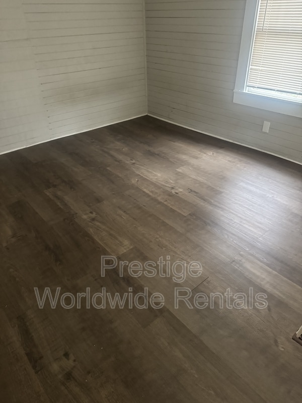 Building Photo - 3905 Oates Ave