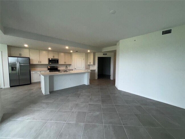 Building Photo - 12470 Wellen Golf St