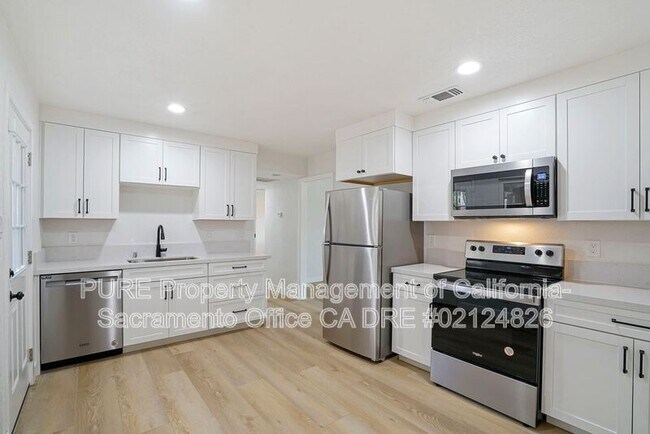 Building Photo - 5939 Gloria Dr