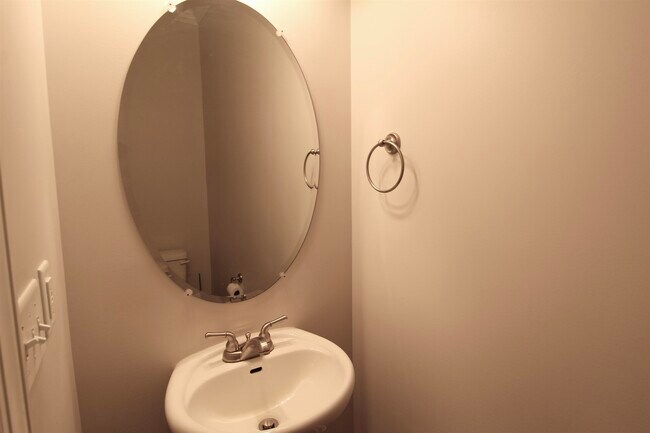 Building Photo - 2221 Lapis Ln