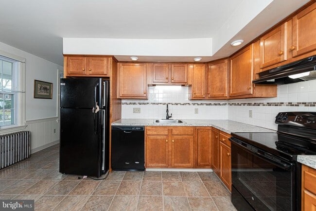 Building Photo - 804 Sanatoga Rd