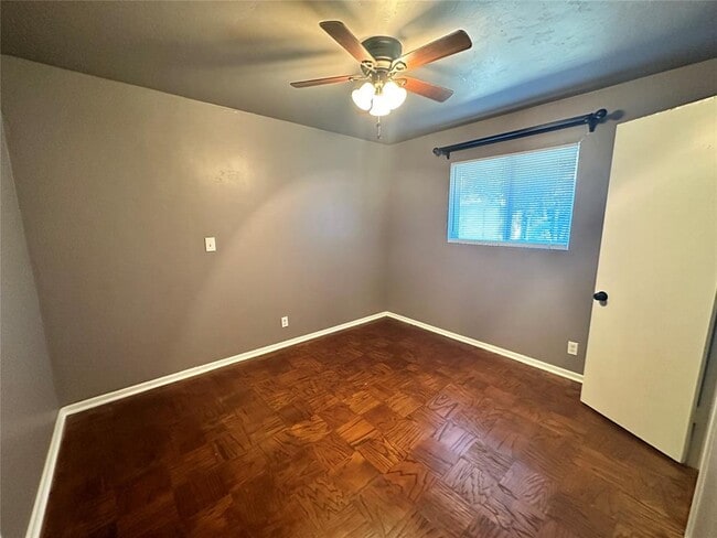 Building Photo - 1321 Garland Dr