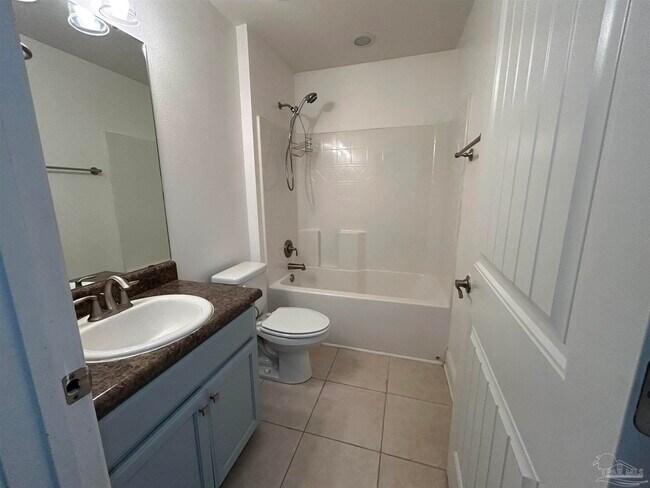 Building Photo - 323 Tree Swallow Dr