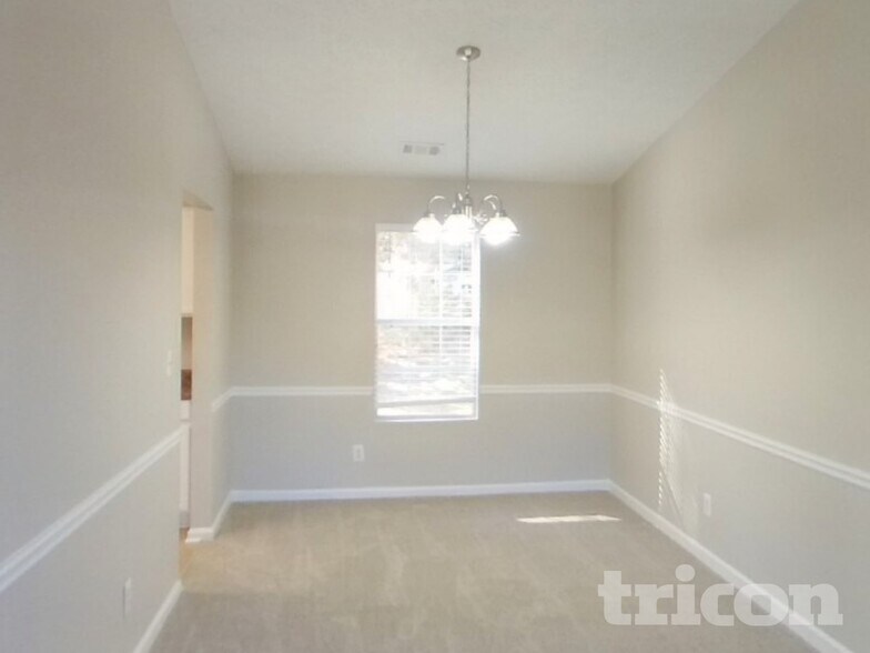 Building Photo - 7447 Edenberry Way