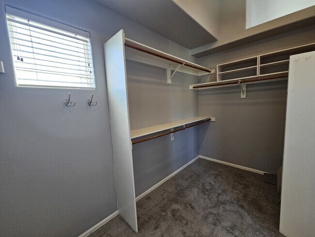 Building Photo - 11215 Jansen St