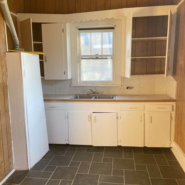 Building Photo - 2812 Gordon Ave