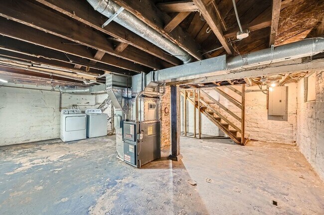 Building Photo - 3014 N Humboldt Ave