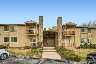 Building Photo - Main level Two Bedroom in Cheyenne Mountai...