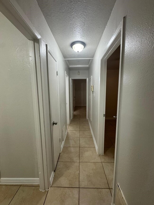 Building Photo - 12643 Chiswick Rd