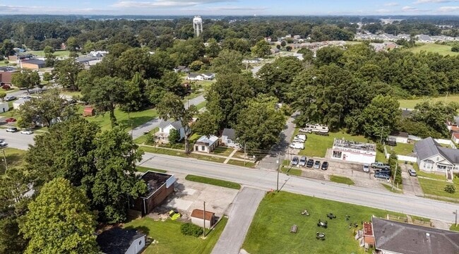 Building Photo - 4196 N Lee St